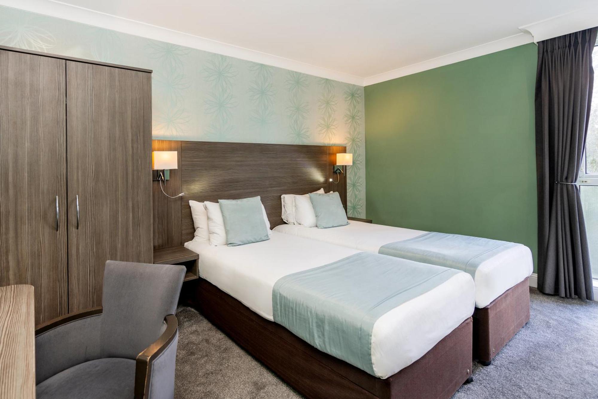 Court London Hotel