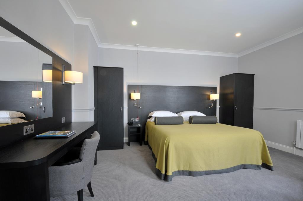 Court London